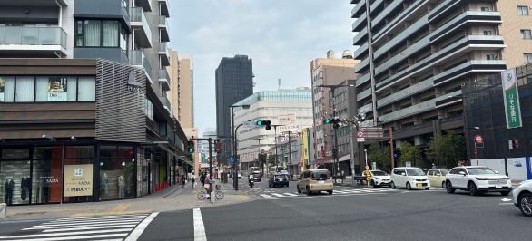 大通り一丁目の交差点も200M直進