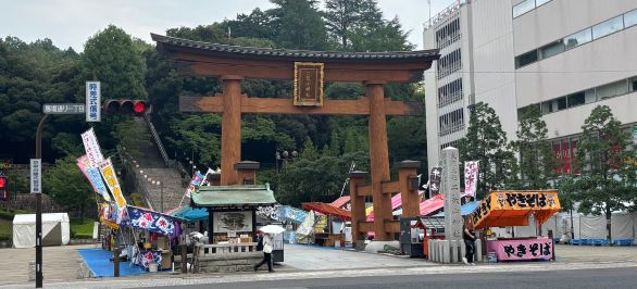 二荒山神社が見えたら左へ