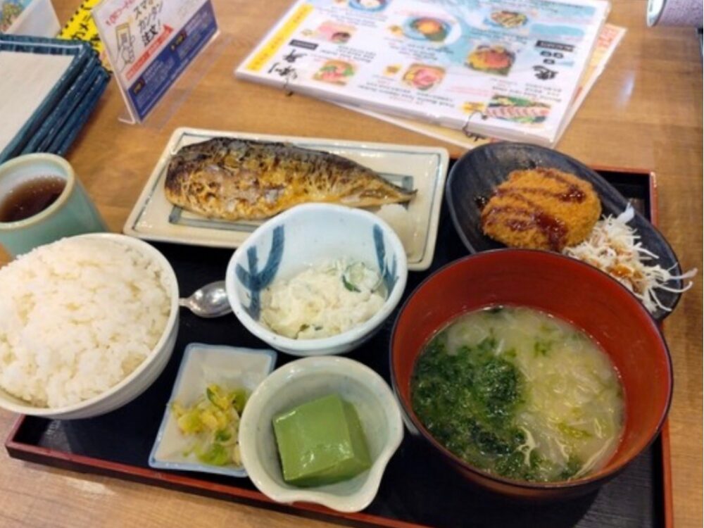 磯丸水産の鯖定食