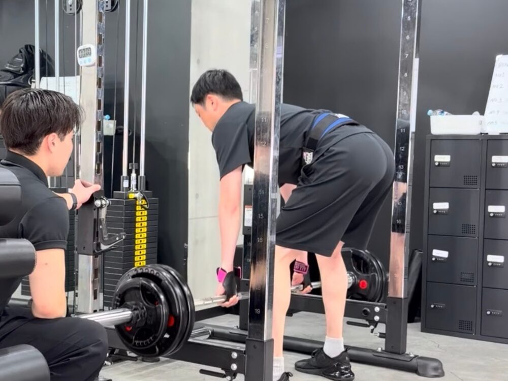 THE PERSONAL GYM (ザ パーソナル ジム) 国分寺店の40代お客様のデッドリフト風景の写真