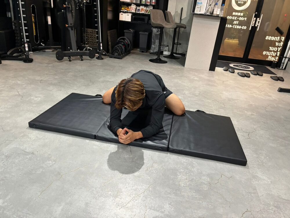 内転筋ストレッチの写真