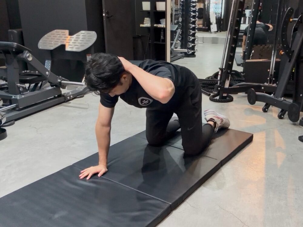 背中、胸椎のストレッチ